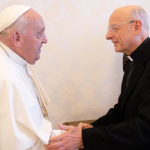 Papa Francisco recibió en audiencia al Prelado del Opus Dei, monseñor Fernando Ocáriz