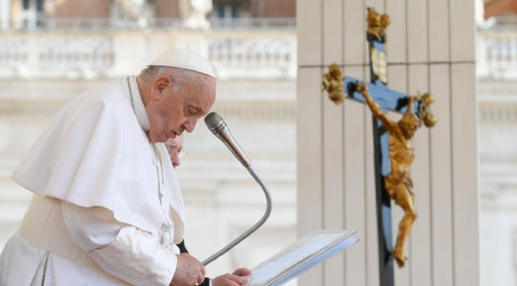 el Papa Francisco expresó su dolor por los recientes bombardeos por parte de Israel y Rusia contra población inocente.