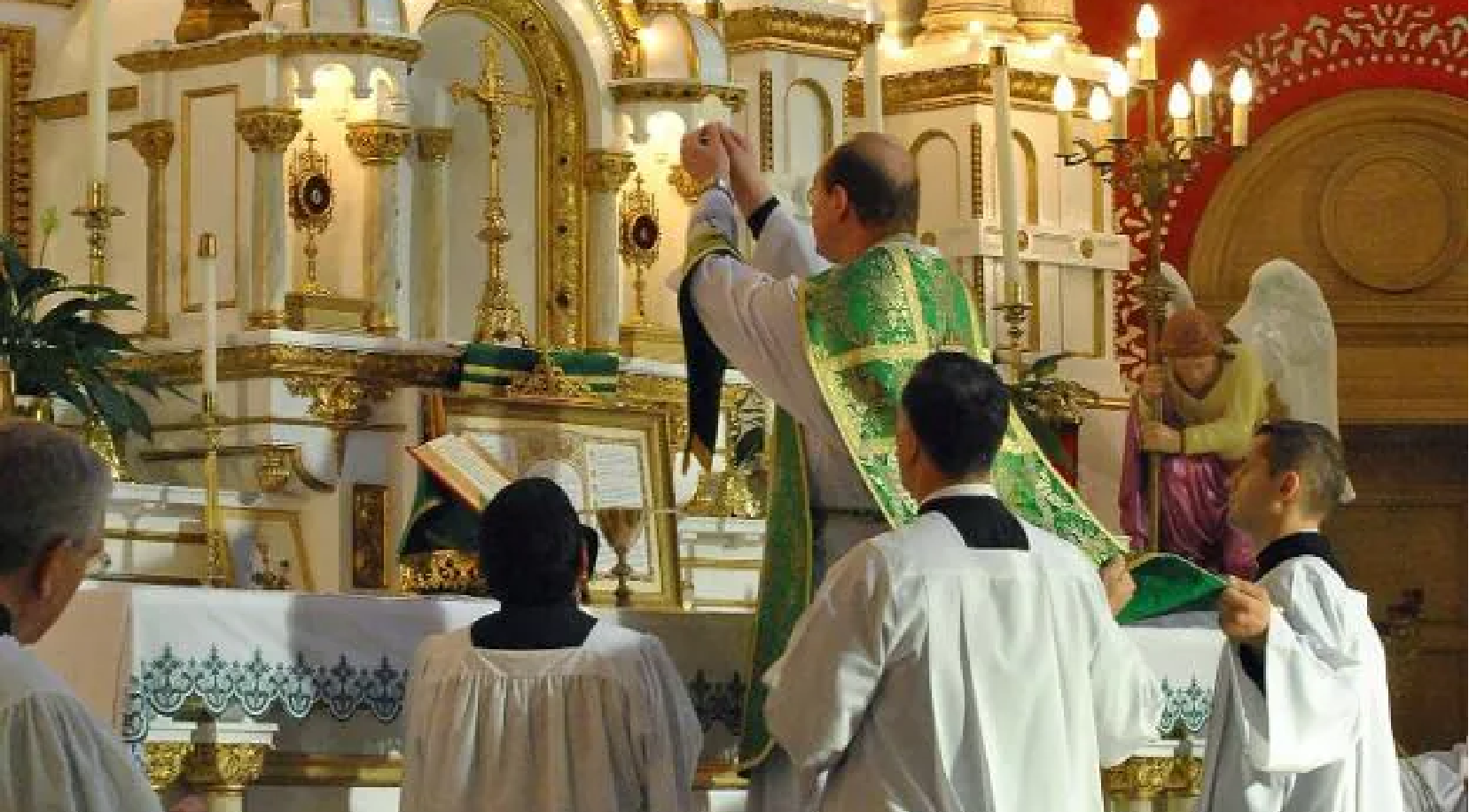han surgido rumores de que el Papa Francisco se dispone a imponer estrictas restricciones a la Misa Tradicional en Latín