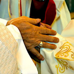 Diáconos fraudulentos: engañan a obispo y obtienen ordenación diaconal