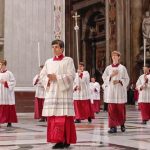 Anuncian llegada de 50 mil monaguillos al Vaticano