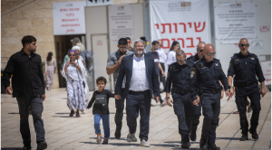 Ben Gvir visitó la Explanada de las Mezquitas y afirmó que la oración judía estaba permitida en el Monte del Templo