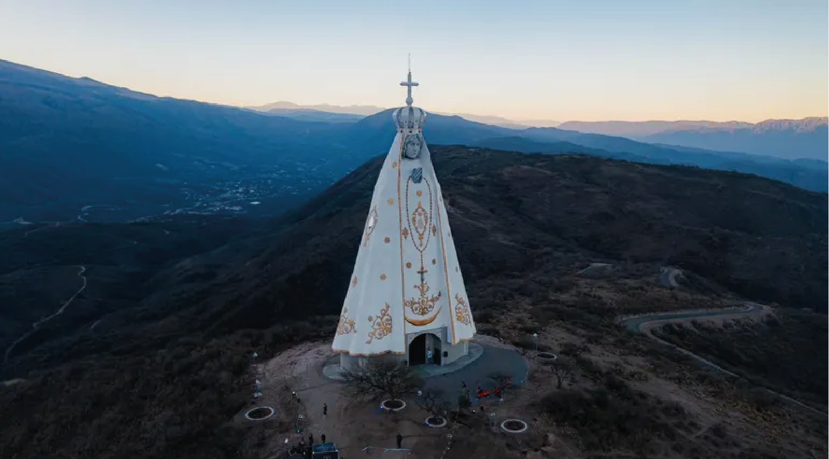 La edificación del Santuario inició en 1859, se inauguró en 1869 y se concluyó en 1875.