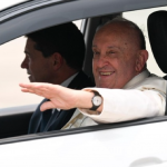 Llegada de Papa Francisco al aeropuerto de Yakarta