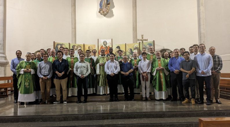 Todos ellos cursan el curso propedéutico – de iniciación- en el Seminario Conciliar de Barcelona