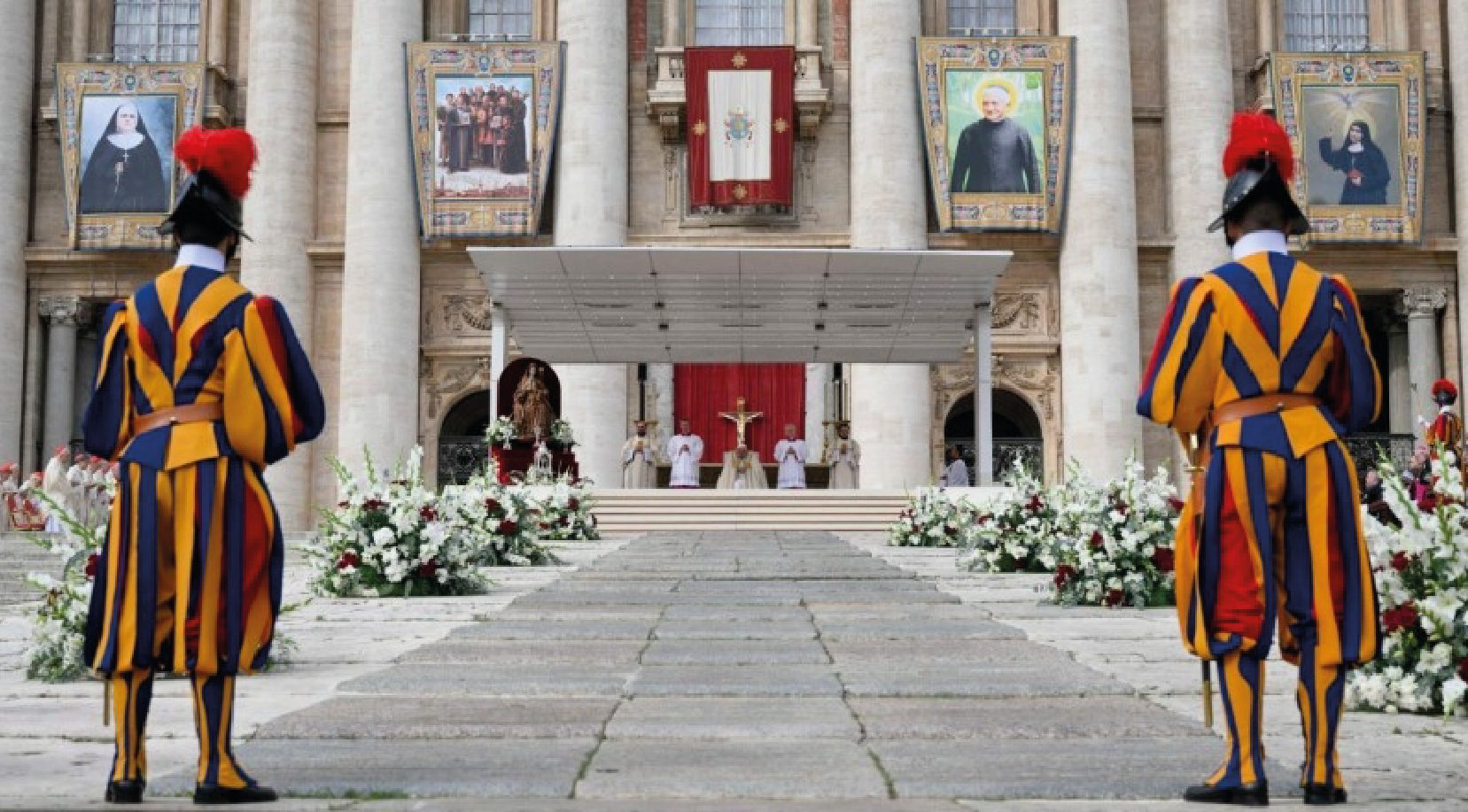 el Papa Francisco participó en la solemne misa de canonización de 14 nuevos santos y ofreció la homilía.