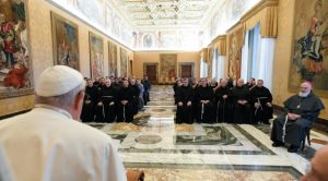 el Papa Francisco recibió en audiencia privada, en la Sala del Consistorio, al colegio de penitenciarios del Vaticano