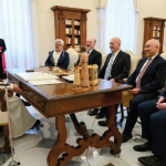 el Papa Francisco recibió en el Vaticano al ex primer ministro israelí Ehud Olmert y al ex ministro de Asuntos Exteriores palestino Nasser Al-Kidwa