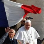 el cardenal François-Xavier Bustillo, obispo de Ajaccio, confirmó la llegada del Papa Francisco a Córcega el 15 de diciembre.