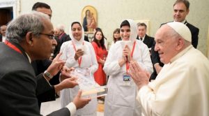 el Papa Francisco recibió en audiencia a un grupo de jainistas de Londres