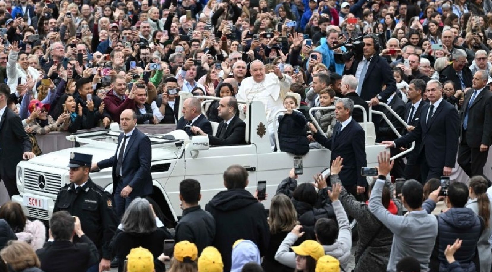 el Papa presidió la tradicional audiencia general en la Plaza de San Pedro.