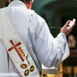 Preguntas sobre liturgia: ¿los diáconos pueden decir la Plegaria Eucarística de la misa?