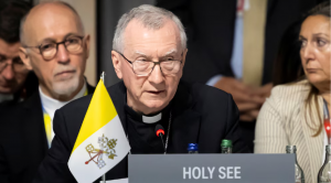 Parolin expresó el deseo del Vaticano de que Trump "actúe como unificador" para una América cada vez más polarizada