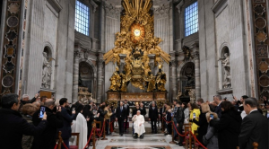 En esta misa concelebraron los 21 nuevos cardenales que el Papa creo la tarde del sábado 7 de diciembre