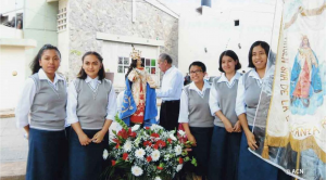 Las hermanas trabajan en un colegio con unos 300 alumnos