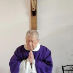 Con 104 años, muere el sacerdote chino más anciano: esta es su historia