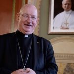 Así es el nuevo obispo católico nombrado por Papa León XIV para Londres: de África, le gusta la equitación y fue militar