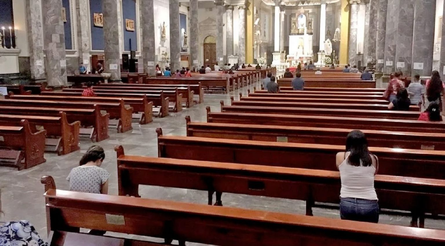 ¿Por qué la gente se queda, se va o regresa a la religión en un ...