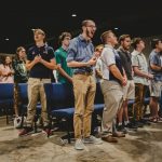 Estudio muestra que mujeres jóvenes superan a hombres jóvenes en desafección religiosa