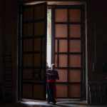 Tras 40 días de silencio los lugares sagrados de Jerusalén reabren sus puertas mientras regresa una frágil calma