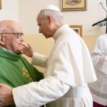 ¡Qué bonitas historias de longevidad sacerdotal! Así son los sacerdotes más grandes del mundo