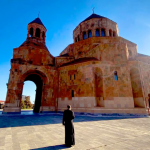Azerbaiyán musulmán destruyen catedral armenia en territorio en disputa