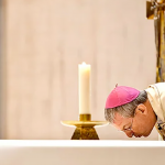 Preguntas sobre liturgia: El beso al altar