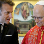 Macron recibirá al Papa con una ley de eutanasia que divide a Francia y se impone por la fuerza Macron recibirá al Papa con una ley de eutanasia que divide a Francia y se impone por la fuerza