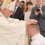 De refugiado musulmán a sacerdote católico y otros bonitos casos de conversión