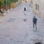 Justicia israelí condena a 6 años en psiquiátrico a judío que atacó y pateo a una monja católica en Jerusalén