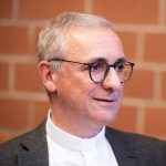 Obispo alemán promueve ideología de género en colegios, padres de familia alzan la voz ante Roma, silencio del Vaticano
