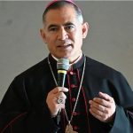 Obispo mexicano impone restricciones a presidencia de laicos en celebraciones litúrgicas y a uso de ornamentos destinados al clero
