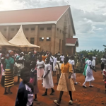 En Escocia los seminaristas no son ordenados sin un año de experiencia misionera: el caso de Matthew y Aidan en Africa
