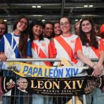 Los jóvenes españoles siguen alejándose de la religión, pero crece la práctica entre quienes se mantienen católicos