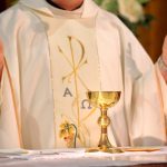 Preguntas sobre liturgia: ¿Hacia dónde debe mirar el celebrante?