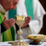 Preguntas sobre liturgia: Omisión de la consagración en la misa